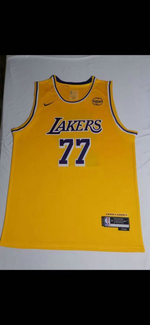 Maillot de Basket Los Angeles Lakers 77 Doncic 2025 Jaune